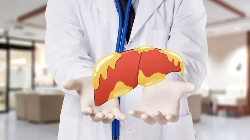 انتفاخ وغثيان بعد الأكل؟ قد تكون هذه أول إشارات الكبد الدهني