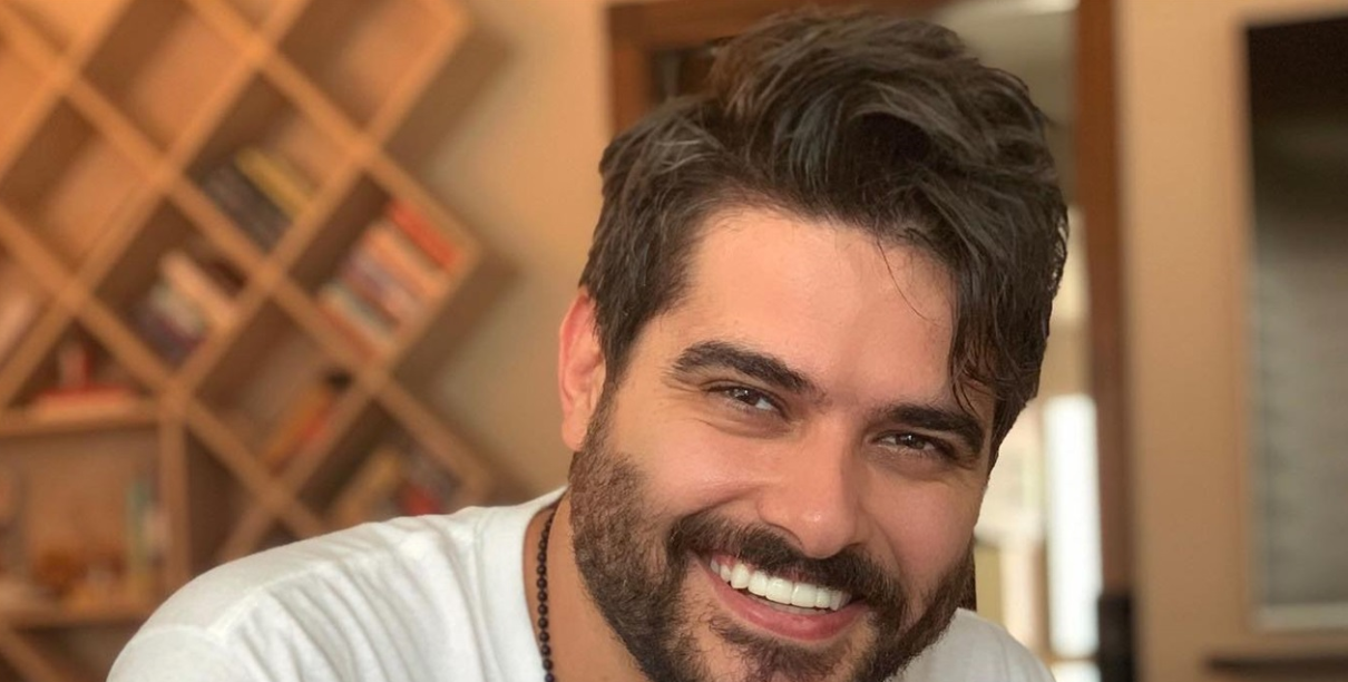 ناصيف زيتون ينهار بالبكاء