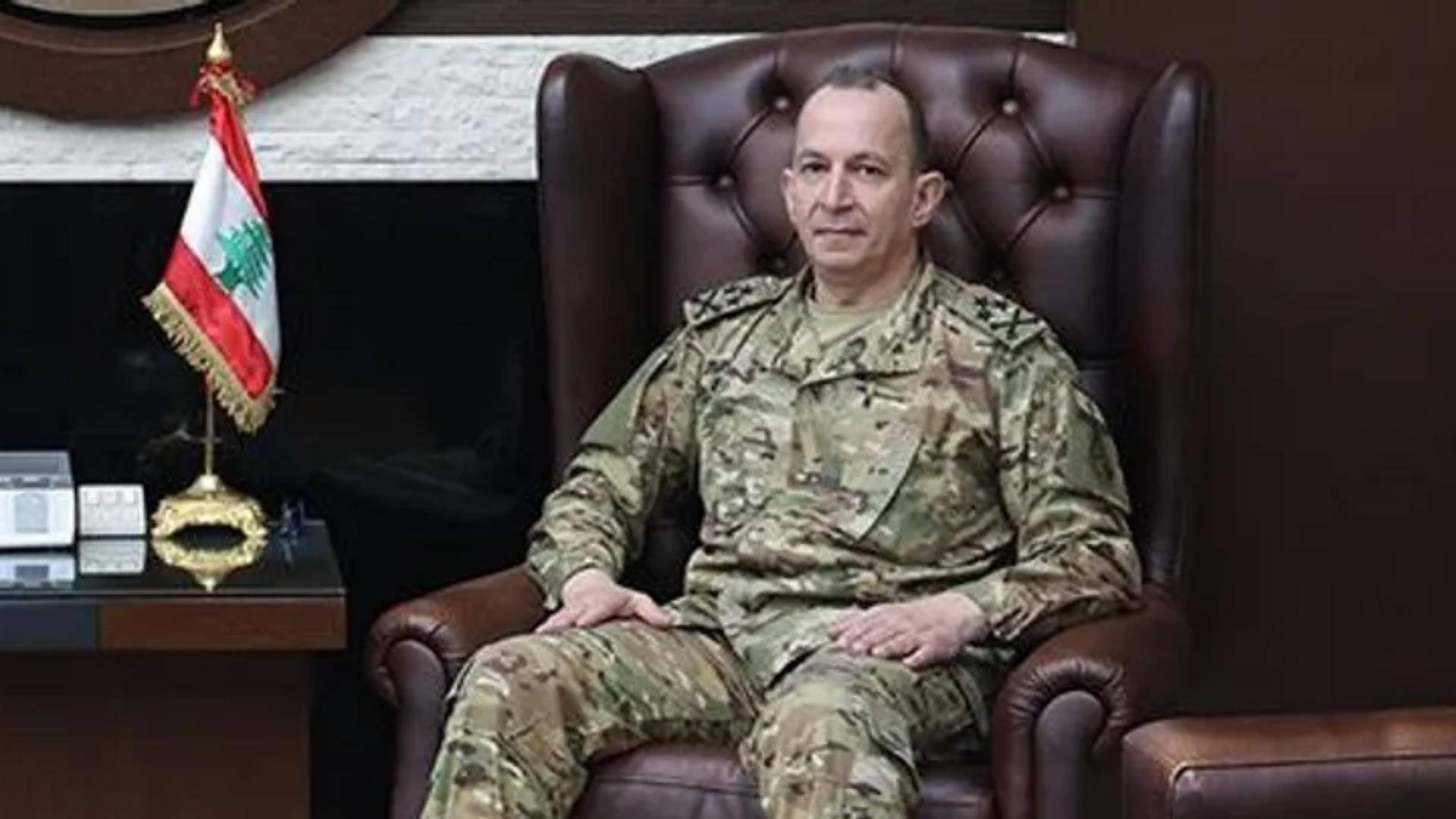 قائد الجيش شكر 
كلّ مَن واساه بوفاة والدة زوجته