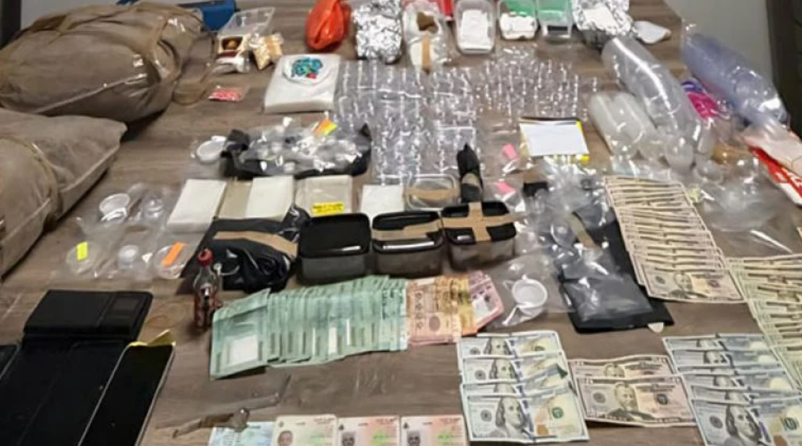 الجيش يوقف مروّج مخدرات ويضبط أسلحة وذخائر