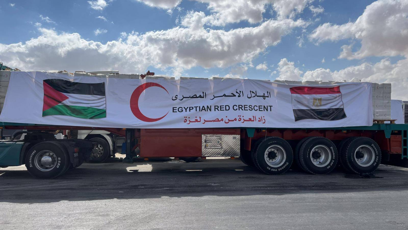 «زاد العزة.. من مصر إلى غزة»... قافلة جديدة تدخل القطاع من رفح