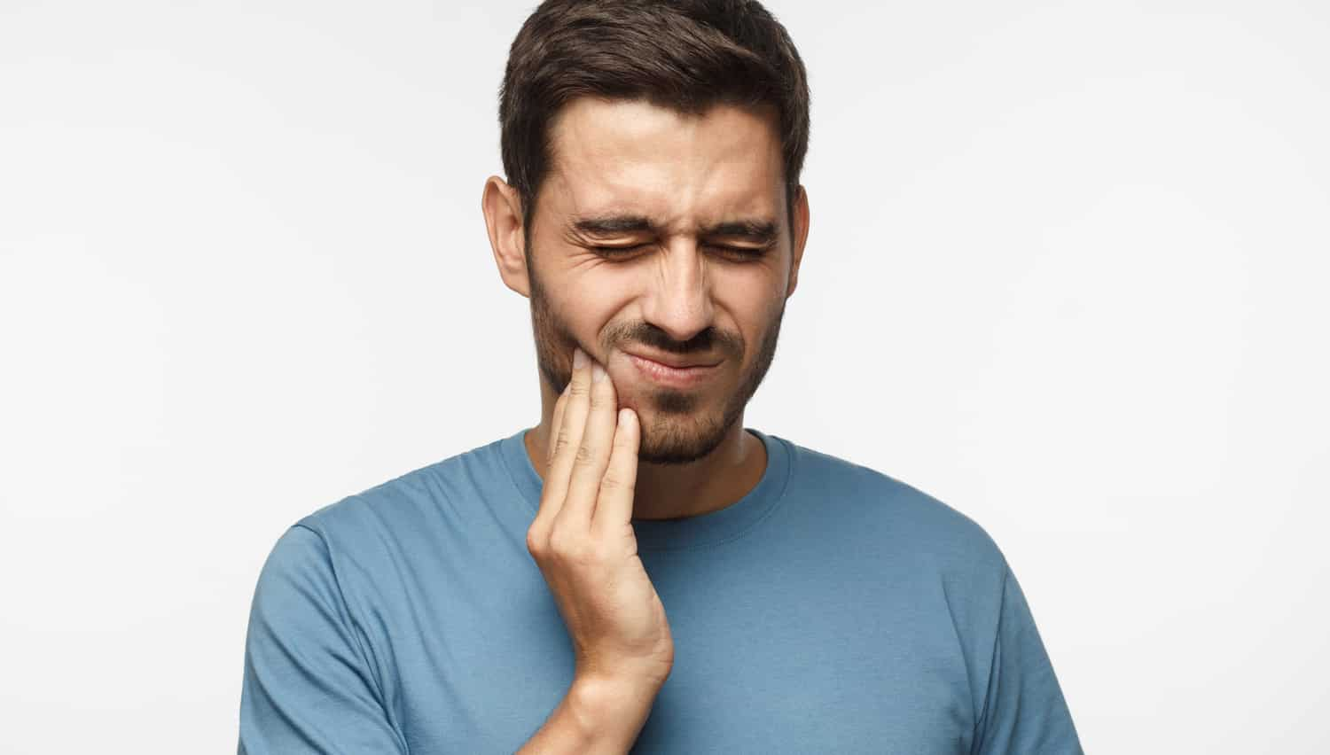 عادات يومية تزيد خطر الإصابة بسرطان الفم