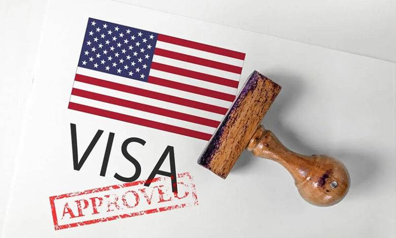 من بينها لبنان.. أميركا تعلق منح تأشيرات الزائرين من 75 دولة