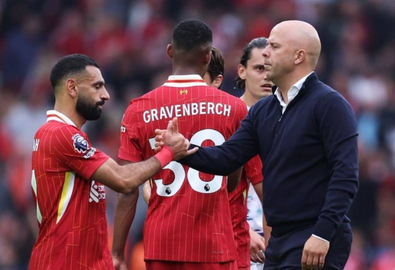 سلوت ينتظر صلاح 