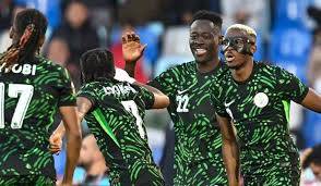 نجم نيجيريا يفتح النار على التحكيم بعد صعود المغرب