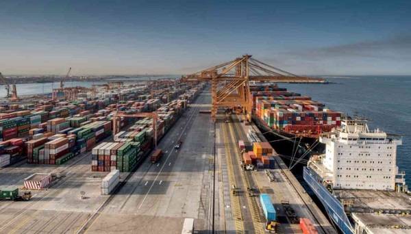 مصر تُطلق محطة حاويات آلية بدعم شراكات عالمية