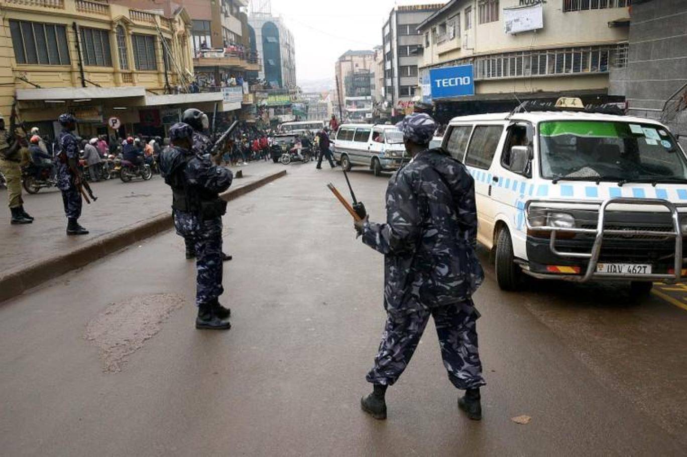 عقب الانتخابات... 7 قتلى في اشتباكات بين الشرطة الأوغندية والمعارضة