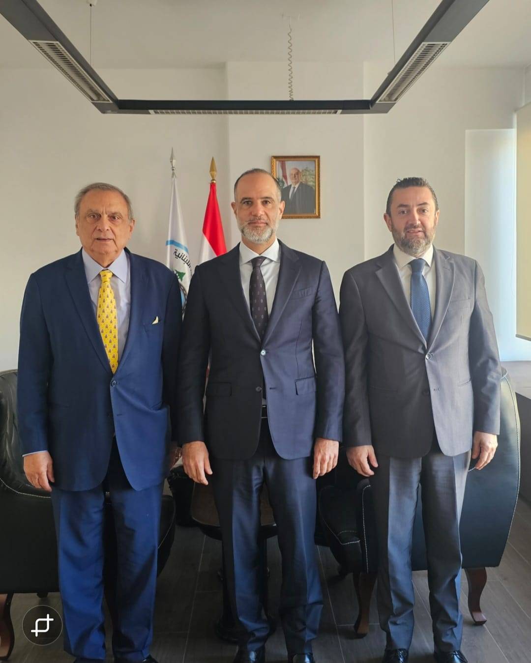 حبيب يُطلع رسامني على مشاريع مصرف الإسكان