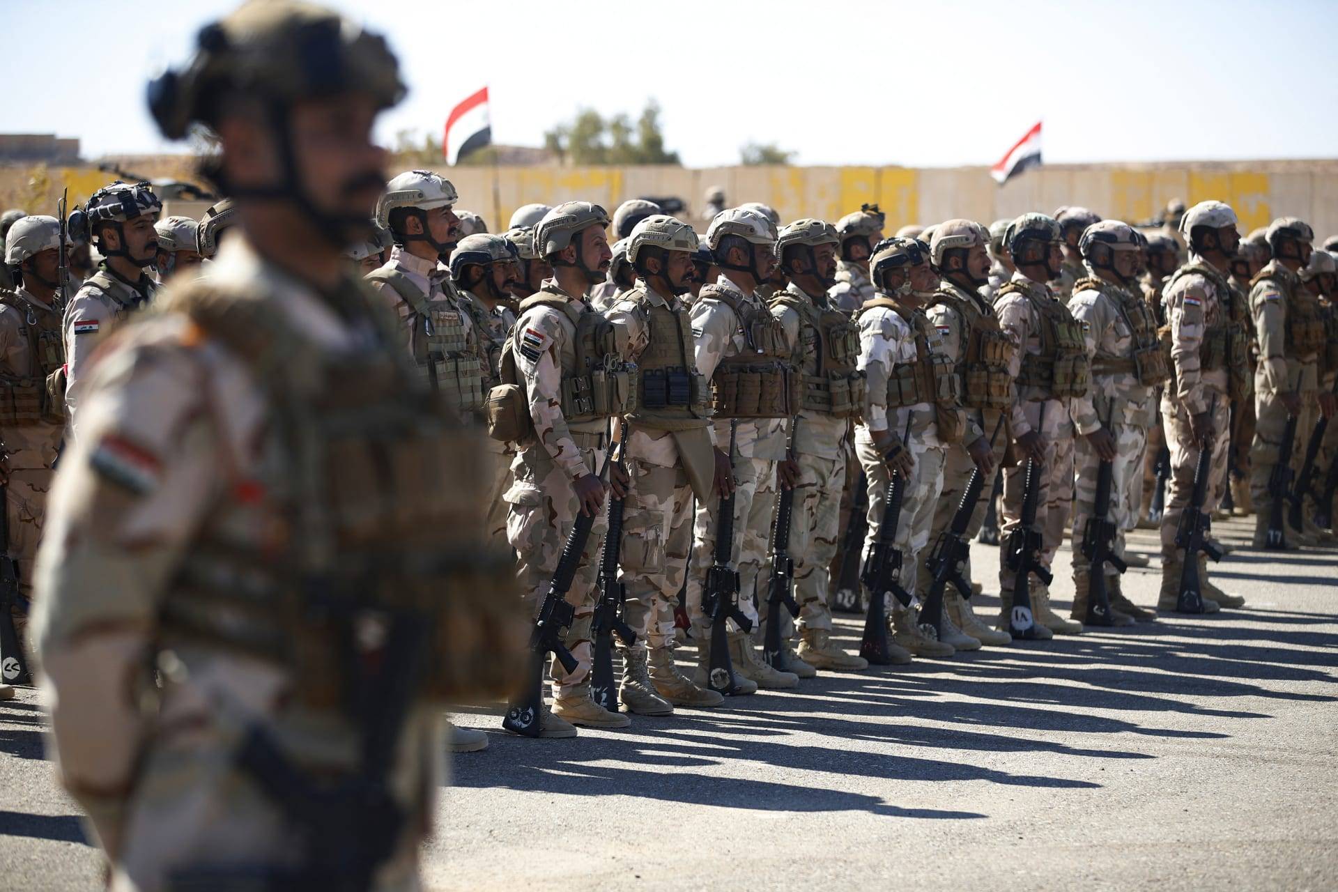 العراق يعلن انسحاب القوات الأميركية من قاعدة عين الأسد