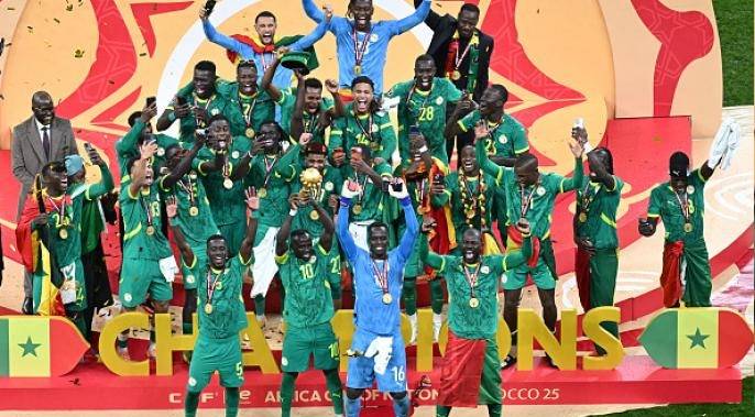 دماء وانسحاب مؤقت وجدل تحكيمي...
أحداث ومفارقات من تتويج السنغال بطلا لإفريقيا في المغرب