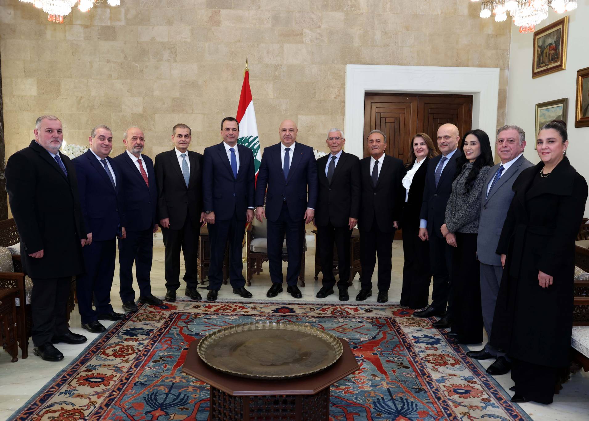 استقبل أعضاء السلك الديبلوماسي ورؤساء البعثات الدوليّة مُهنئين بالسنة الجديدة
عون: لبنان حقق خطوات إصلاحيّة... وإنجازات في حصر السلاح وبسط سلطة الدولة
السفير البابوي: لبنان يجب أن يبقى مشروع سلام وأرض تسامح وتعدديّة