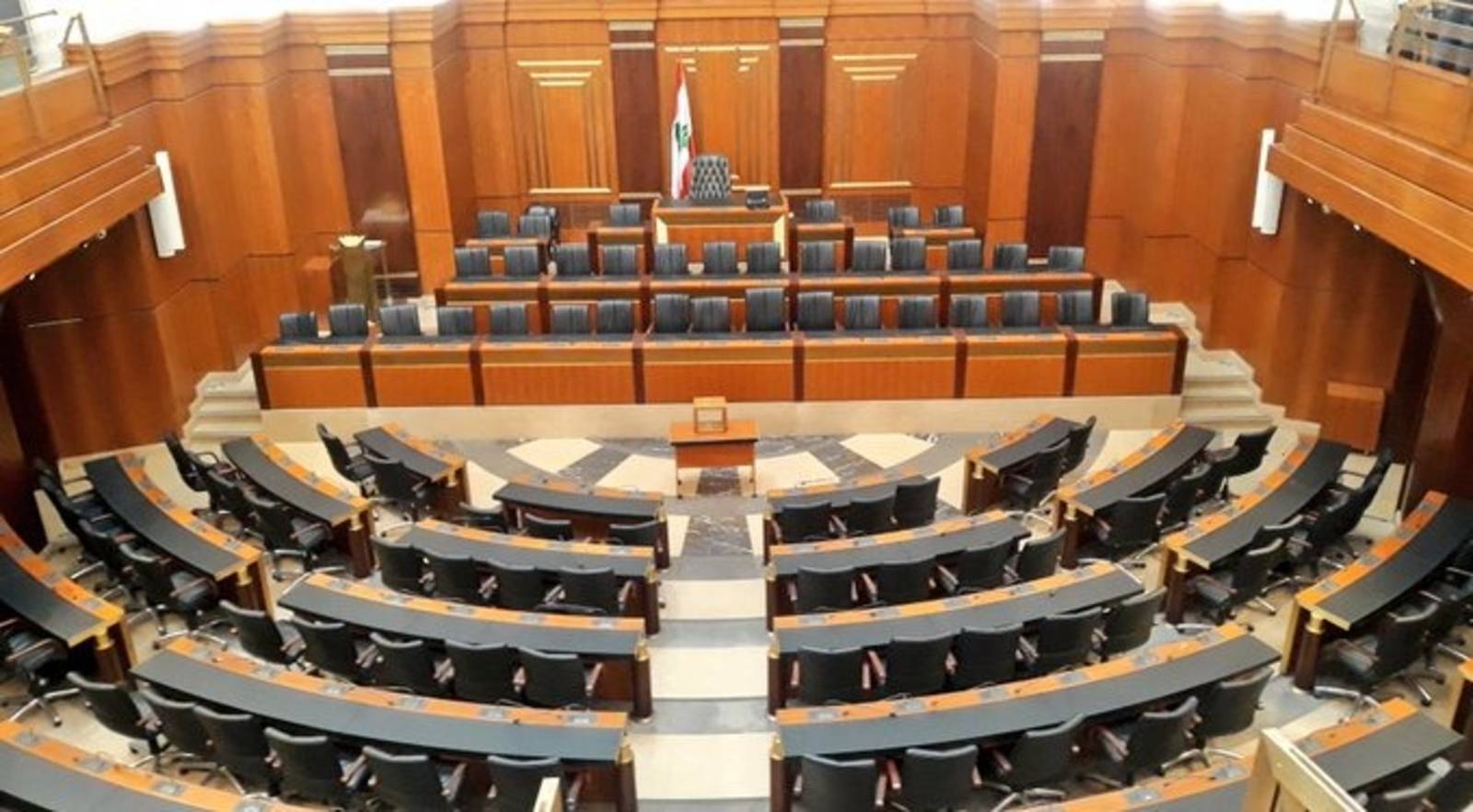 كيف يبدو مشهد الانتخابات النيابيّة في أروقة المجلس... وما هي التسوية المرجّحة ؟
العهد مُصمّم على الاستحقاق في موعده... وبري يرفض التمديد للمجلس