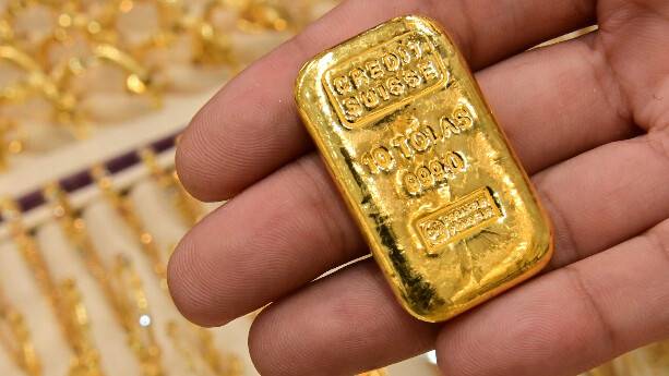 مع تصاعد التوترات التجارية وحرب التصريحات بين أميركا واوروبا
الذهب يقفز بأكثر من 2 %ويقترب من عتبة 4900 دولار للأونصة