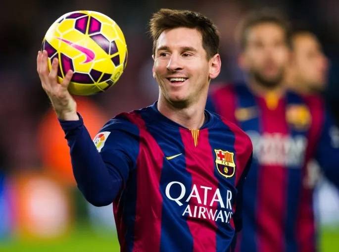 أول سطر في كتاب تاريخ ميسي... قرعة الكأس تثير حنين برشلونة