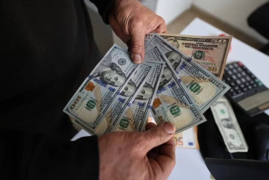 اضطراب جديد في الأسواق العالمية بعد تهديدات ترامب الجمركية لأوروبا