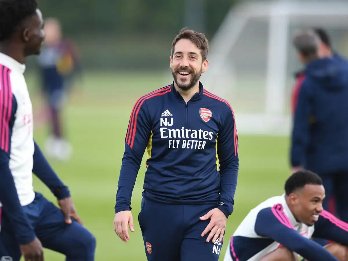 آرسنال يمنع 