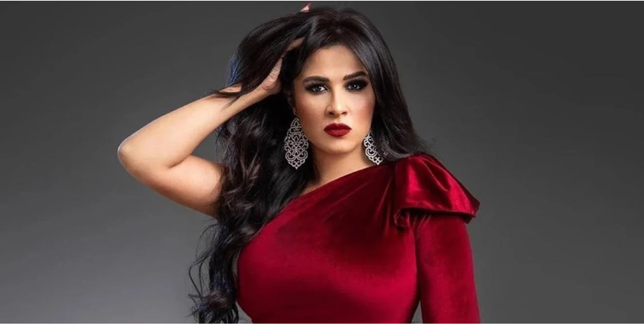 ياسمين عبد العزيز غاضبة: 