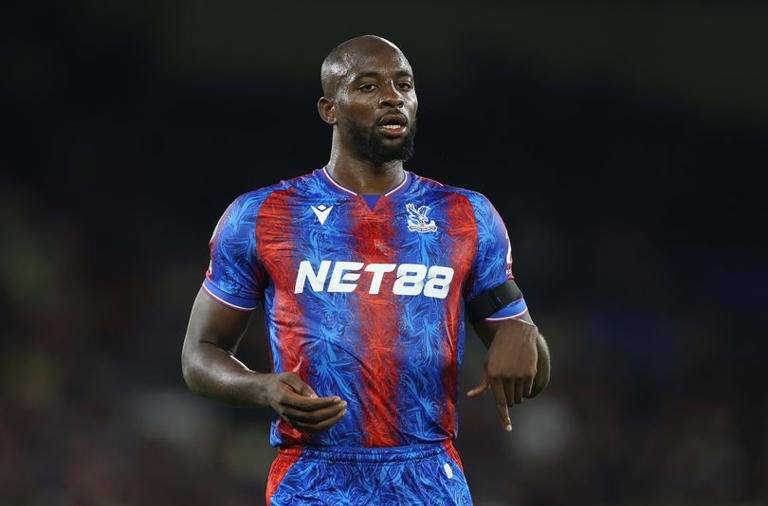 جماهير الهلال السعودي تطالب بالتعاقد مع 