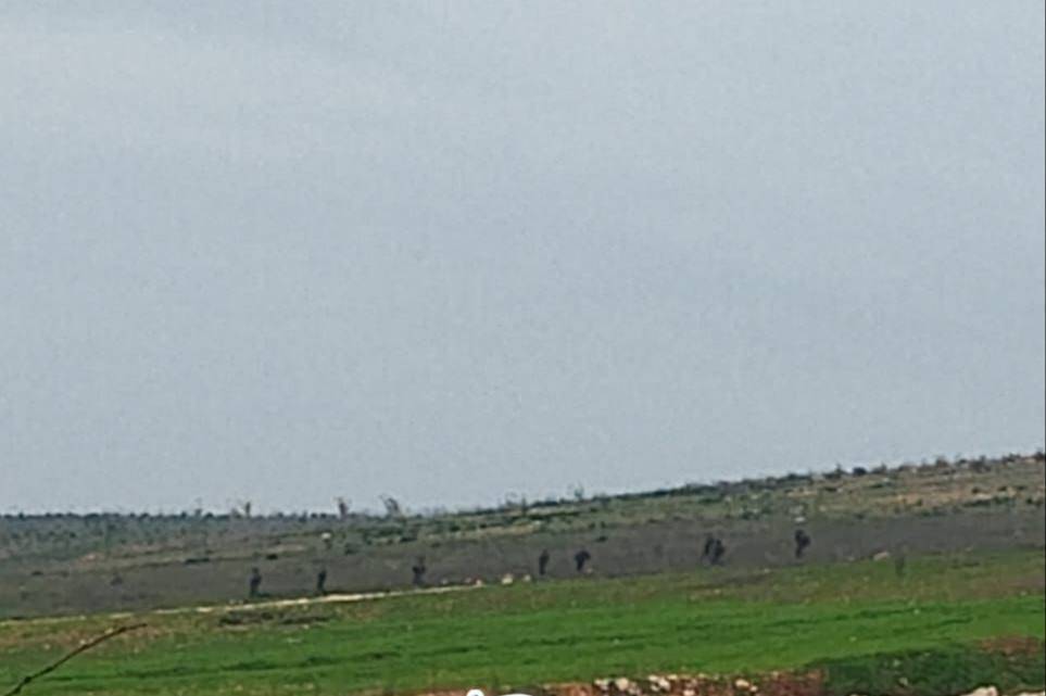 اعتداء بري جديد... قوة للاحتلال تتقدم في بساتين الوزاني