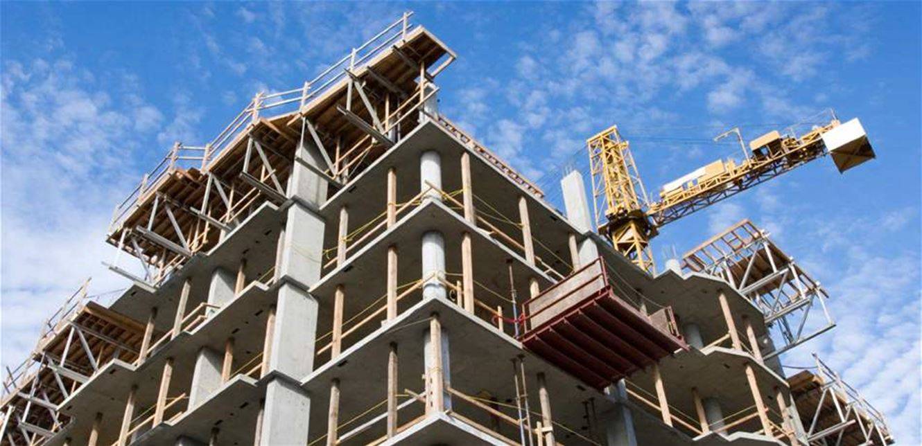 القطاع العَقاري يسير بين 