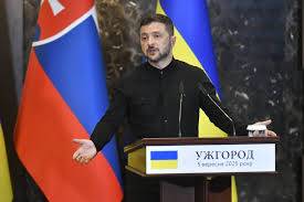 روسيا: نضمن سلامة زيلينسكي في حال زيارته موسكو