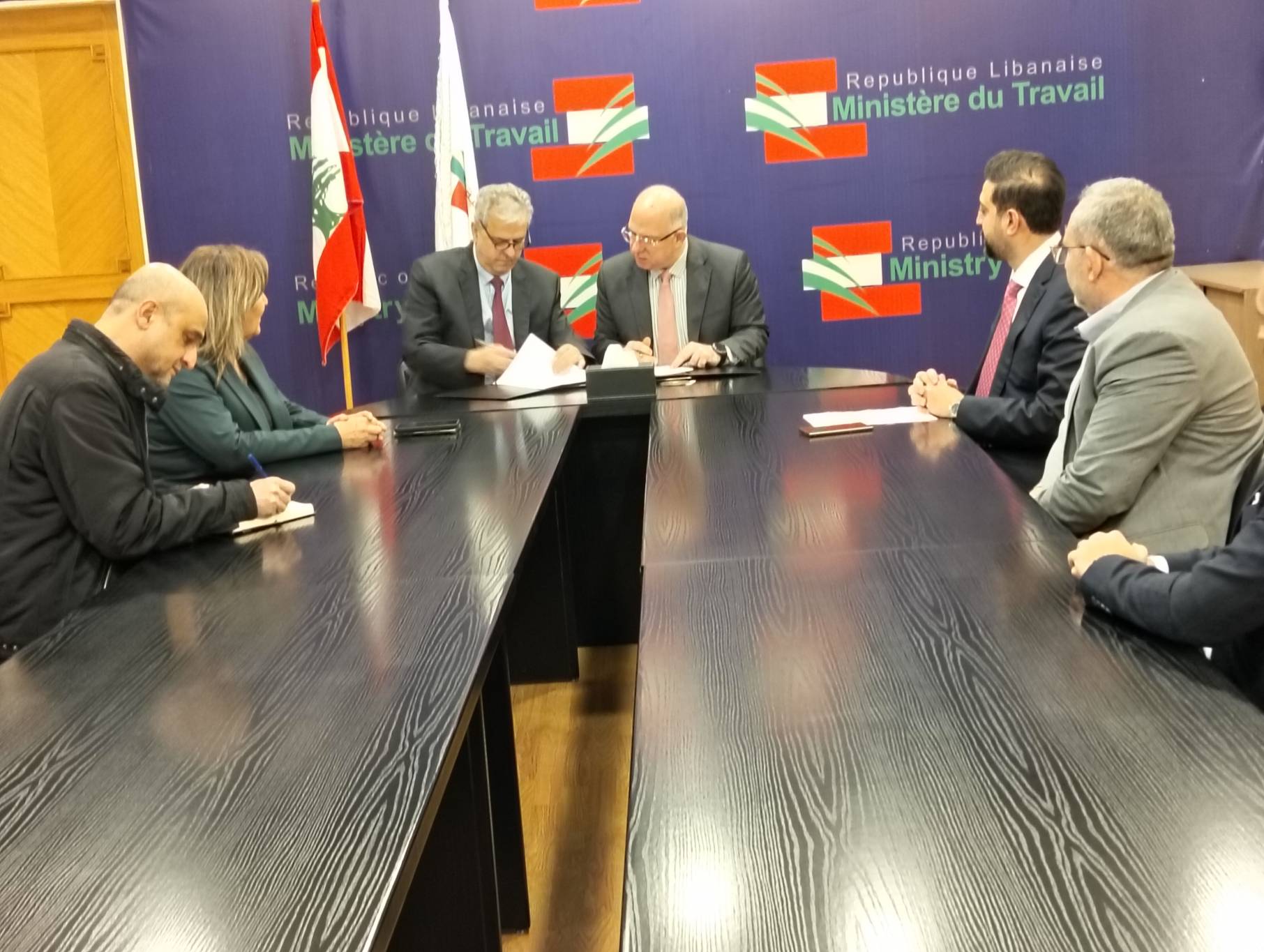 حيدر وقّع مذكرتَي تفاهم لتحسين 