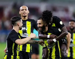 الأهلي يفوز ويبعد النصر اكثر عن صدارة الدوري السعودي