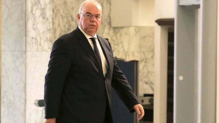 وزير الاتصالات بحث مع 