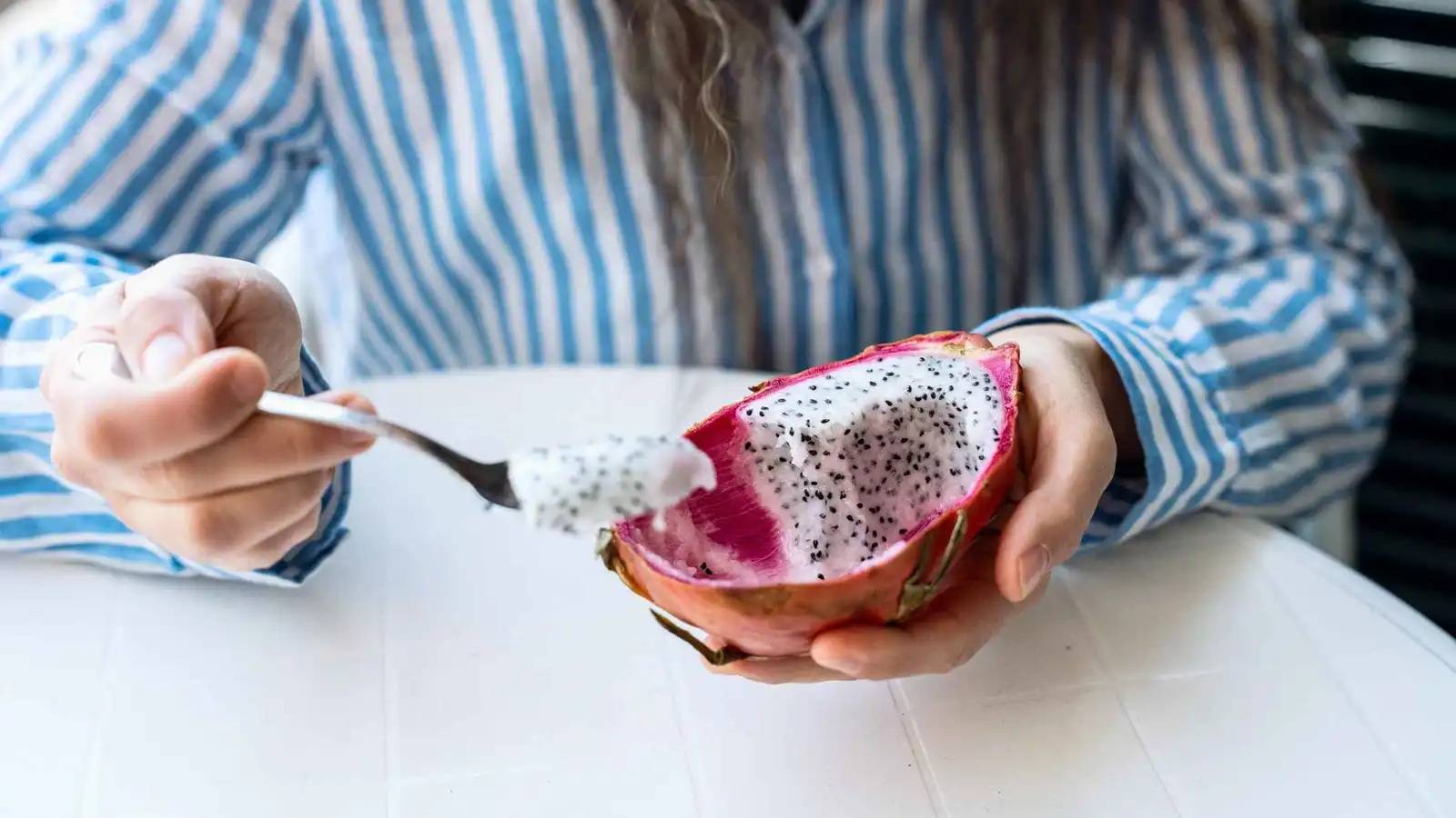 4 أطعمة طبيعية تخفف الإمساك