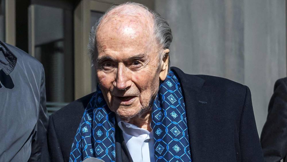 رئيس الفيفا السابق جوزيف بلاتر: تجنبوا كأس العالم... لا تسافروا الى بلد يحكمه ترامب