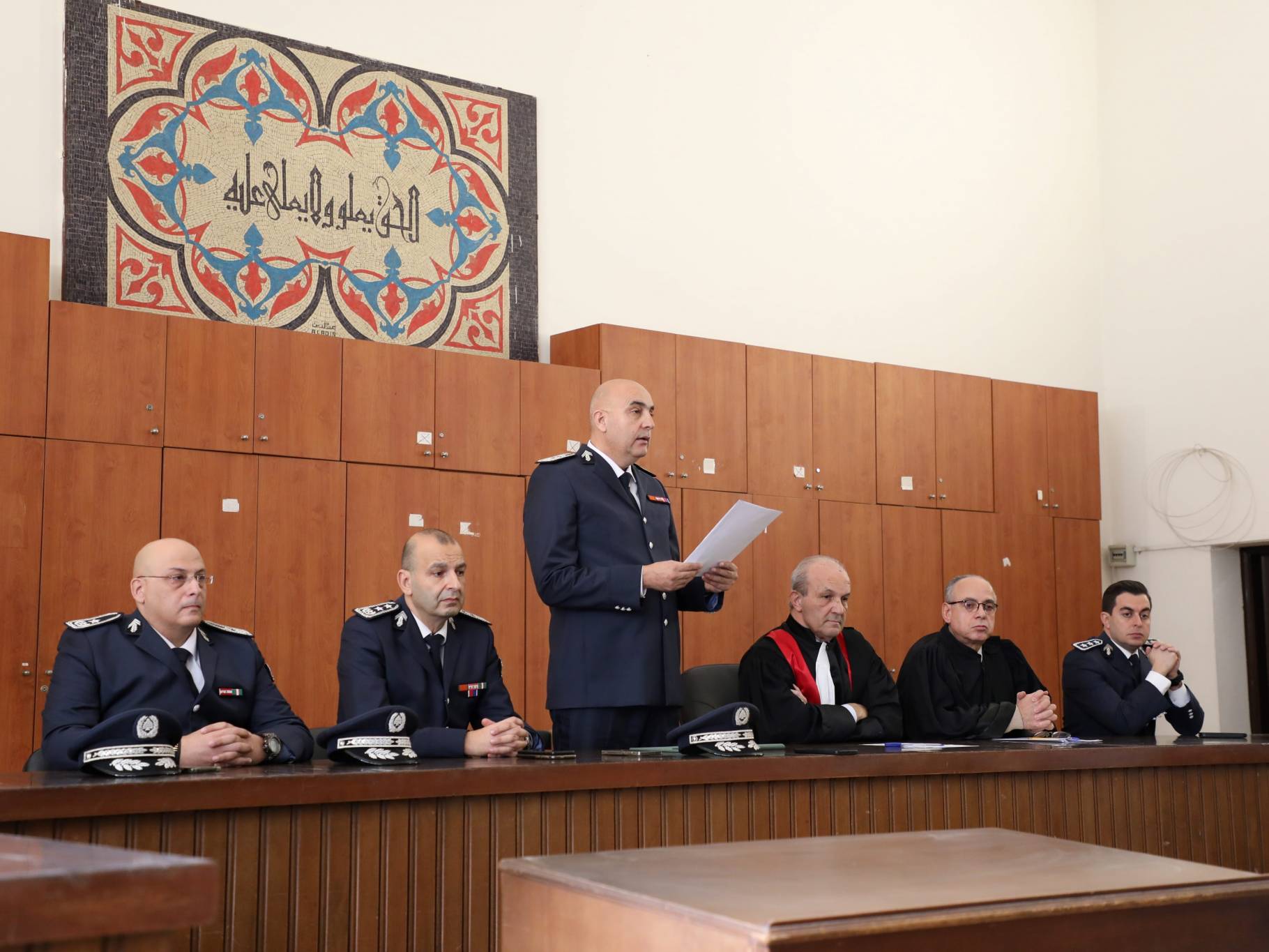 26 ضابطًا في الأمن العام أقسموا اليمين القانونيّة
مُمثل اللواء شقير: كونوا على قدر القسم القانونيّة