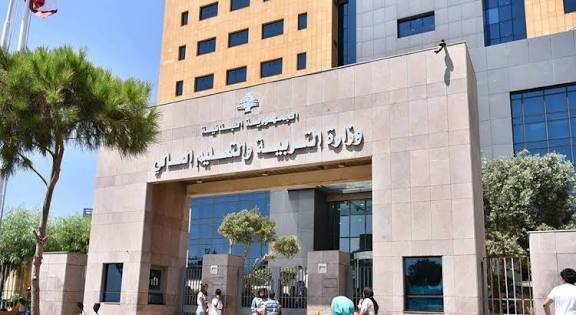 وزارة التربية تحقّق في فيديو عن تعنيف تلميذ: اجراءات عقابية في حال ثبوت المخالفة