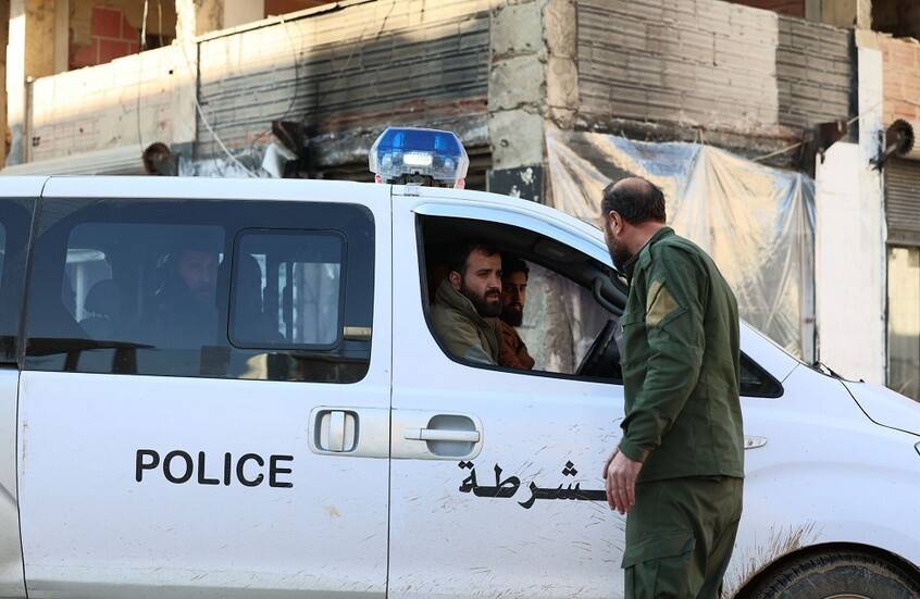 القوات الأمنية السورية تتحرك نحو الحسكة ضمن اتفاق وقف إطلاق النار