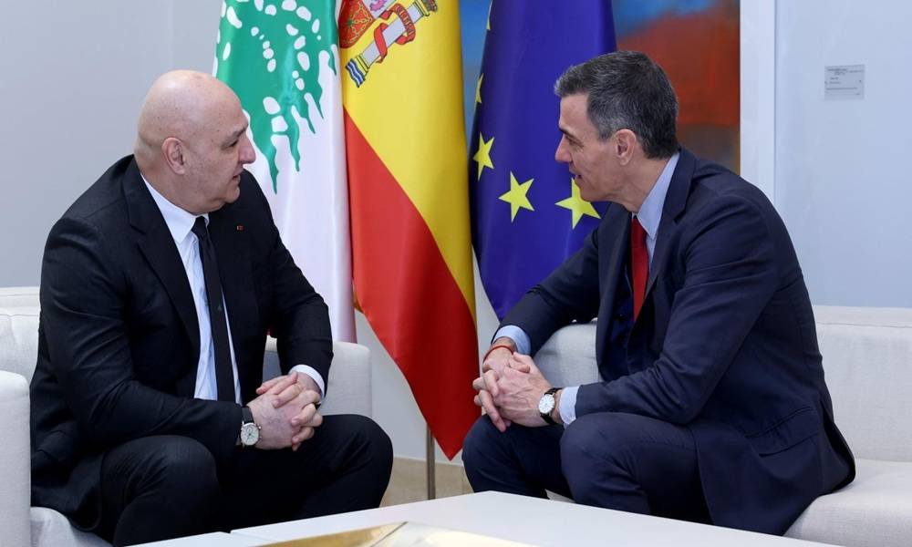 عون يدعو إسبانيا والاتحاد الأوروبي للضغط على 