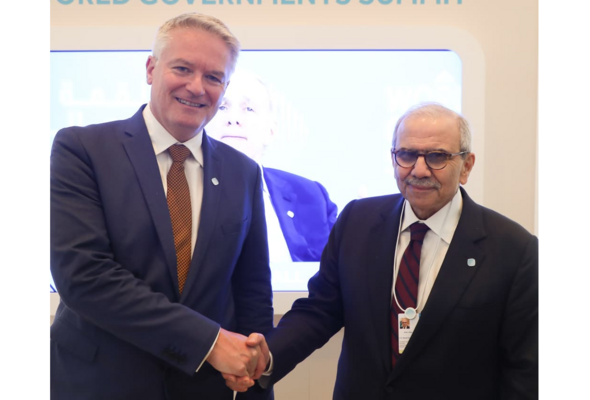 سلام يلتقي أمين عام منظمة التعاون الاقتصادي:لبنان ملتزم بالإصلاح والشفافية