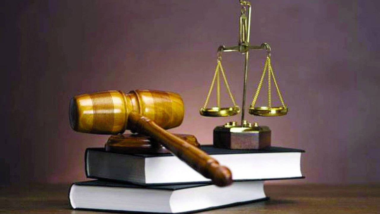 إستجواب المحامي واختلافه عن إذن الملاحقة