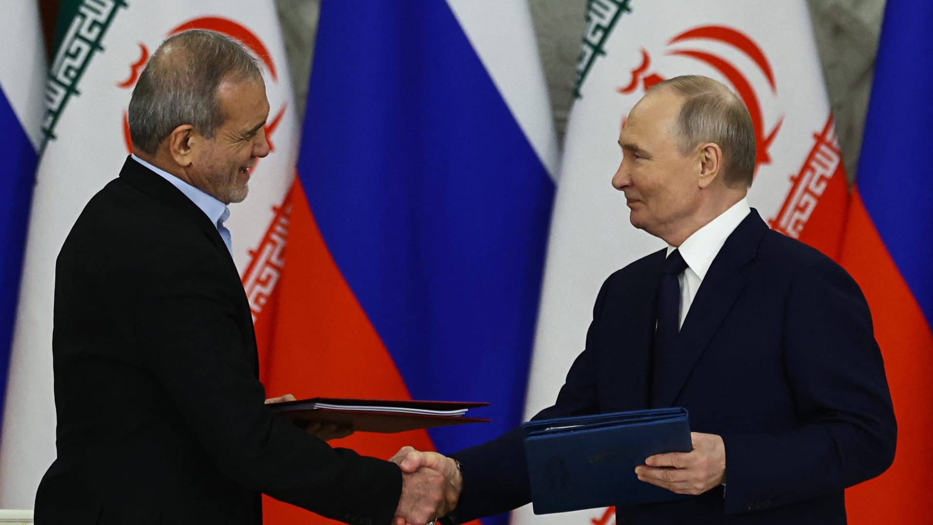 موسكو: خيار نقل اليورانيوم الإيراني لا يزال قائمًا