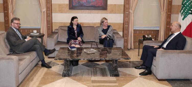 الحجار بحث مع بلاسخارت وأليكو التحضيرات للإنتخابات
والتعاون بين الوزارة والأمم المتحدة