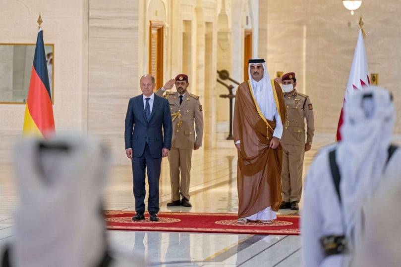 أمير قطر يستقبل المستشار الألماني