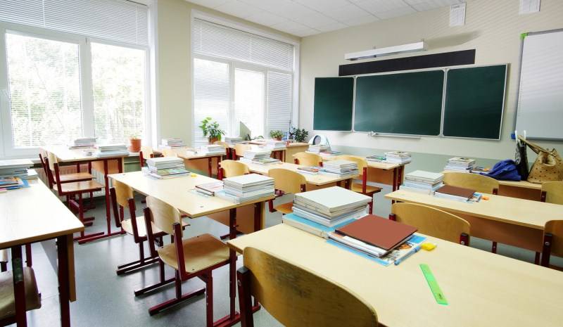 كرامي تقفل المدارس بمناسبة عيد مار مارون وذكرى استشهاد الحريري