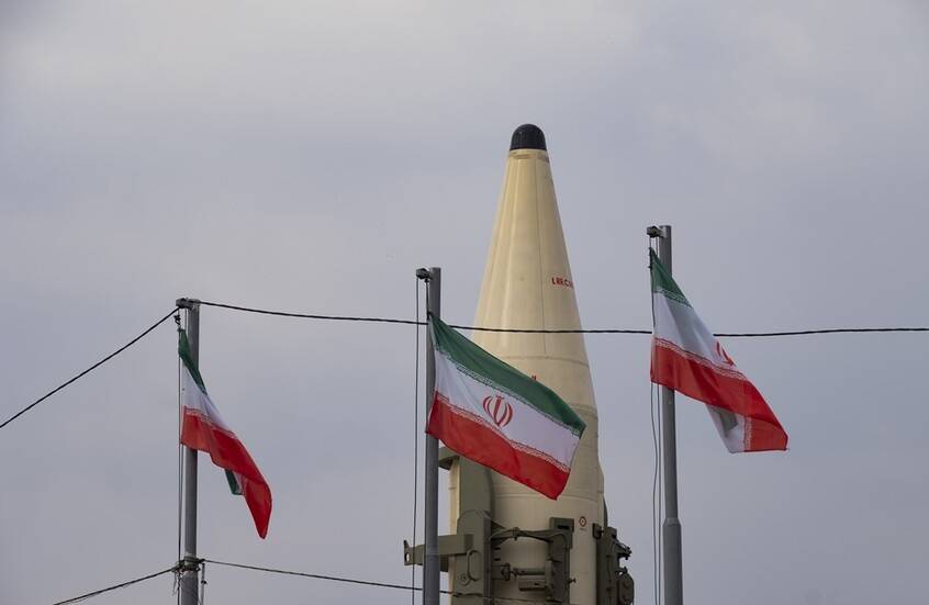 إيران تؤكد استعدادها لحرب شاملة تشمل القواعد الأميركية في المنطقة