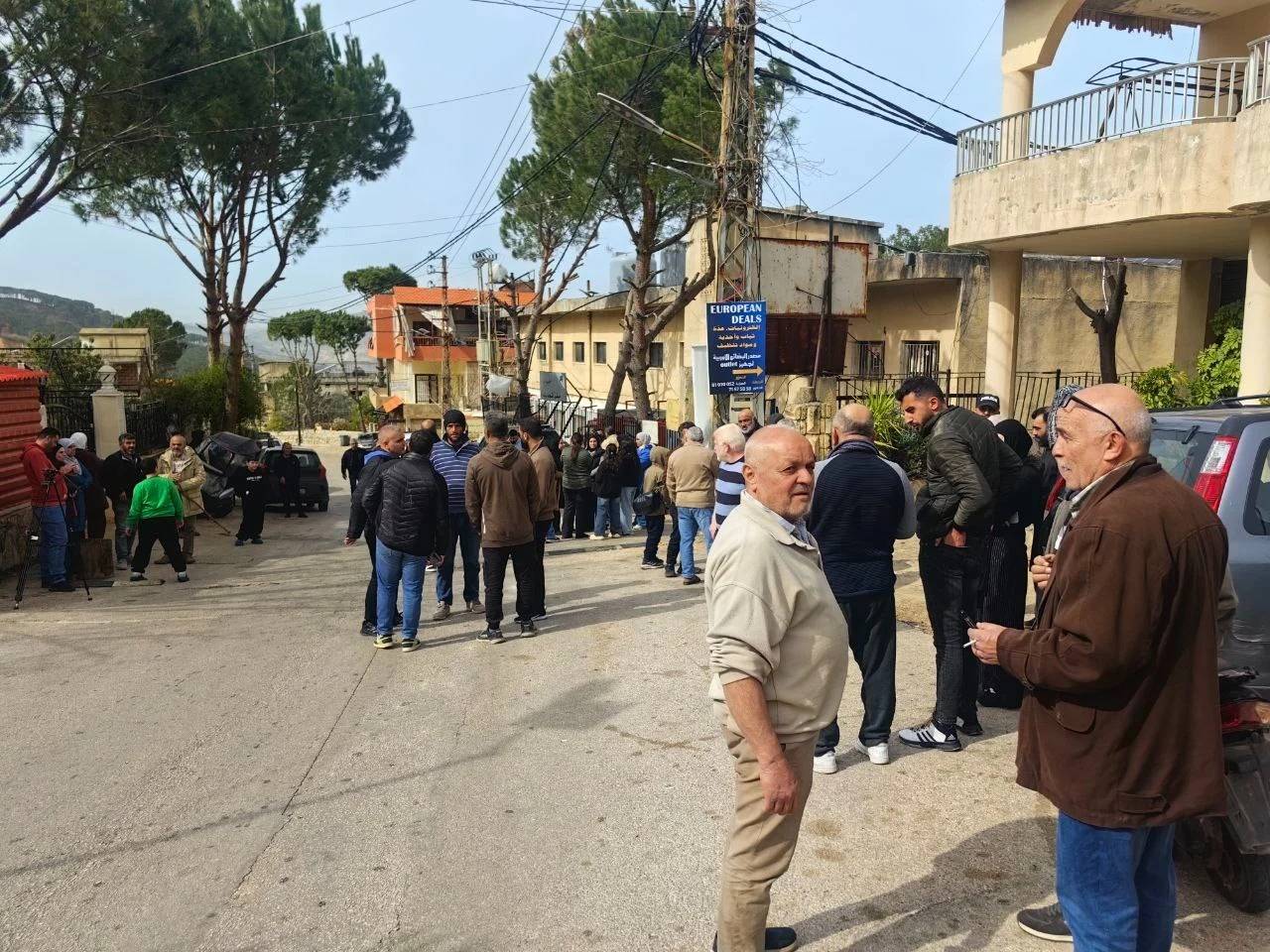 وقفة احتجاجية في الهبارية تنديدًا بالاعتداء 