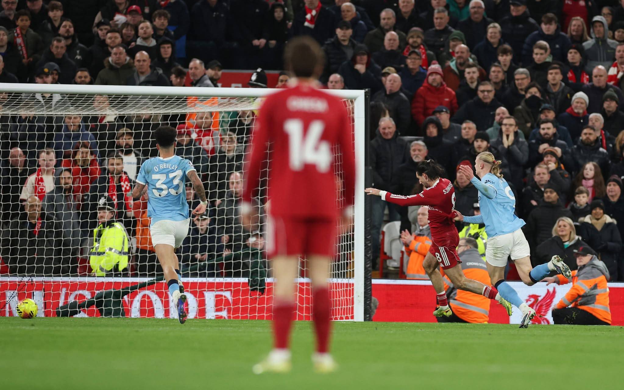 ما العقوبة التي تنتظر سوبوسلاي لاعب ليفربول بعد طرده في الوقت القاتل؟