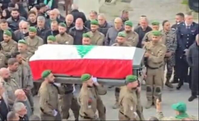 تشييع الشهيد العسكري في قوى الأمن حسن جابر ونجله
وأحمد سلامي بمأتم رسمي وشعبي في يانوح