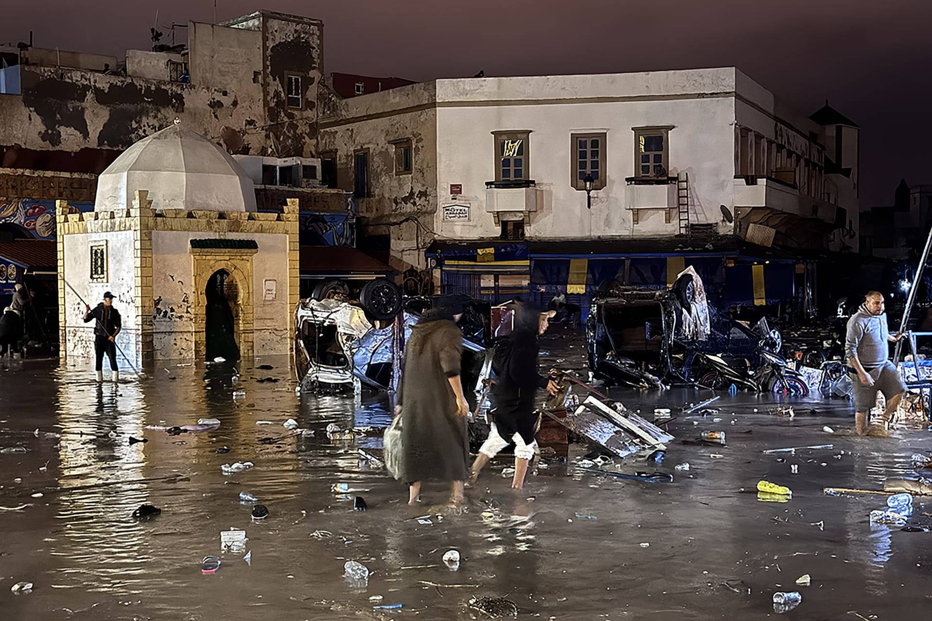 اجلاءات وإقفالات واسعة... فياضانات هائلة تضرب المغرب