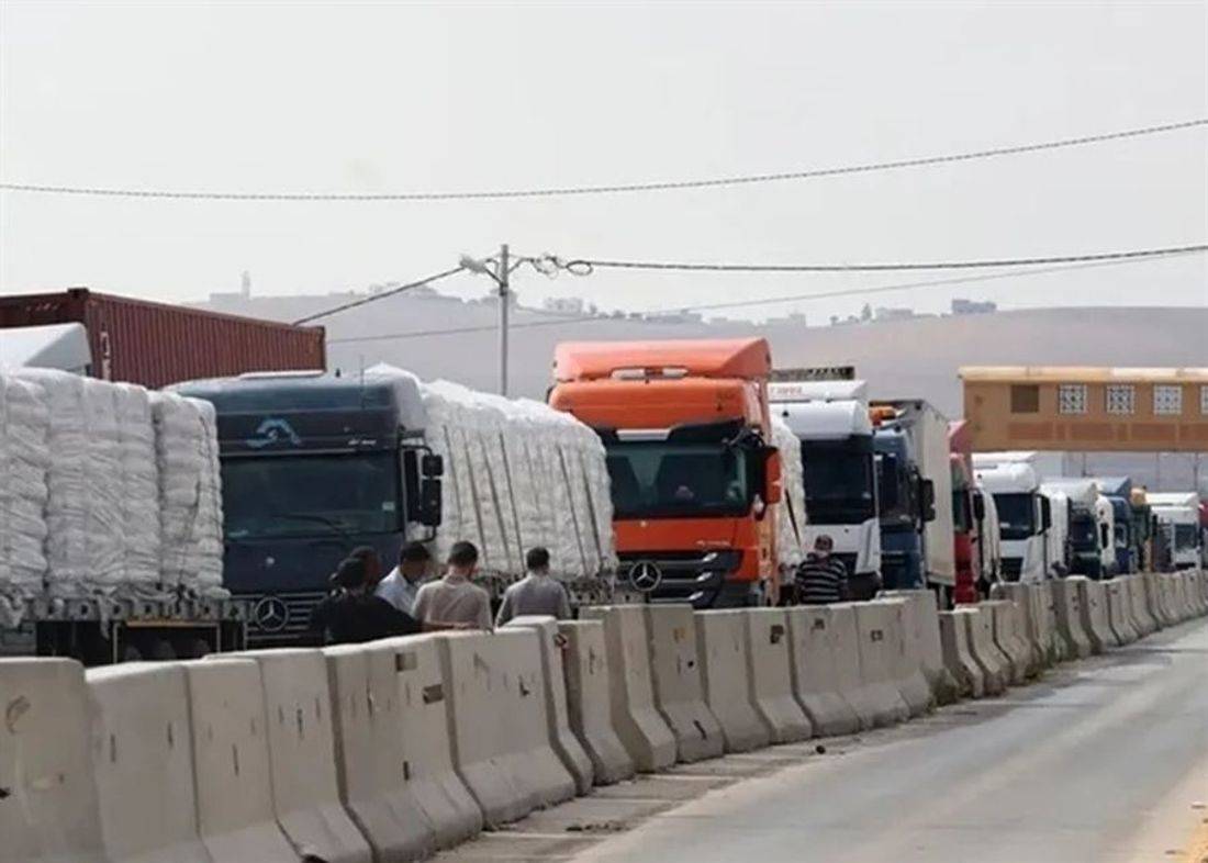 الصادرات الصناعية إلى سوريا تقارب الـ 170 مليون دولار ...
الزعني: منع الشاحنات اللبنانية من اعتماد "عملية مناقلة "
عبر الاراضي السورية يخالف اتفاقية التجارة العربية الحرة