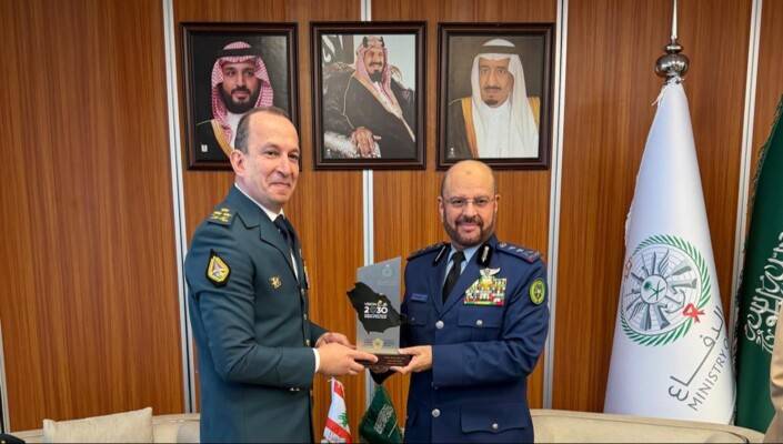 "الجيش":هيكل بحث في الرياض سبل دعم المؤسسة العسكرية