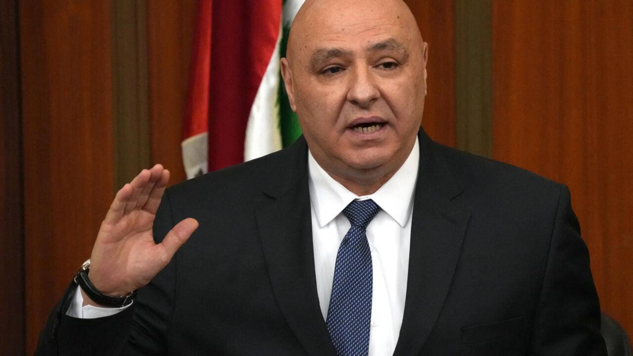 عون يؤكد على تضافر الجهود لحل أزمة المباني في طرابلس