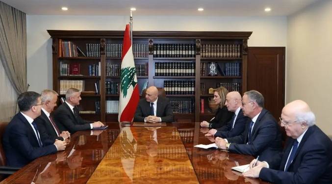 عرض مع الحجار التحضيرات للانتخابات ومؤتمر دعم الجيش والتدابير لمعالجة انهيارات طرابلس
الرئيس عون: لا يمكن مكافحة التهريب بفعاليّة من دون مكافحة الفساد
اعتماد التكنولوجيا الحديثة مثل السكانر وأنظمة التتبع أمر ضروري لتعزيز الرقابة