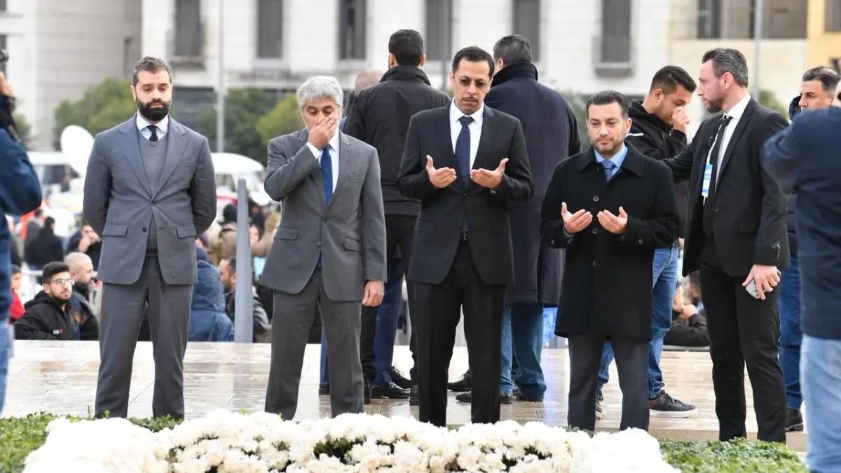 سفراء عند ضريح الحريري